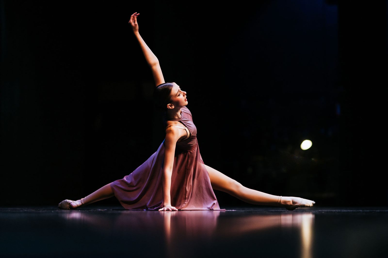 Lyrical and contemporary dance class at Warmland Dance