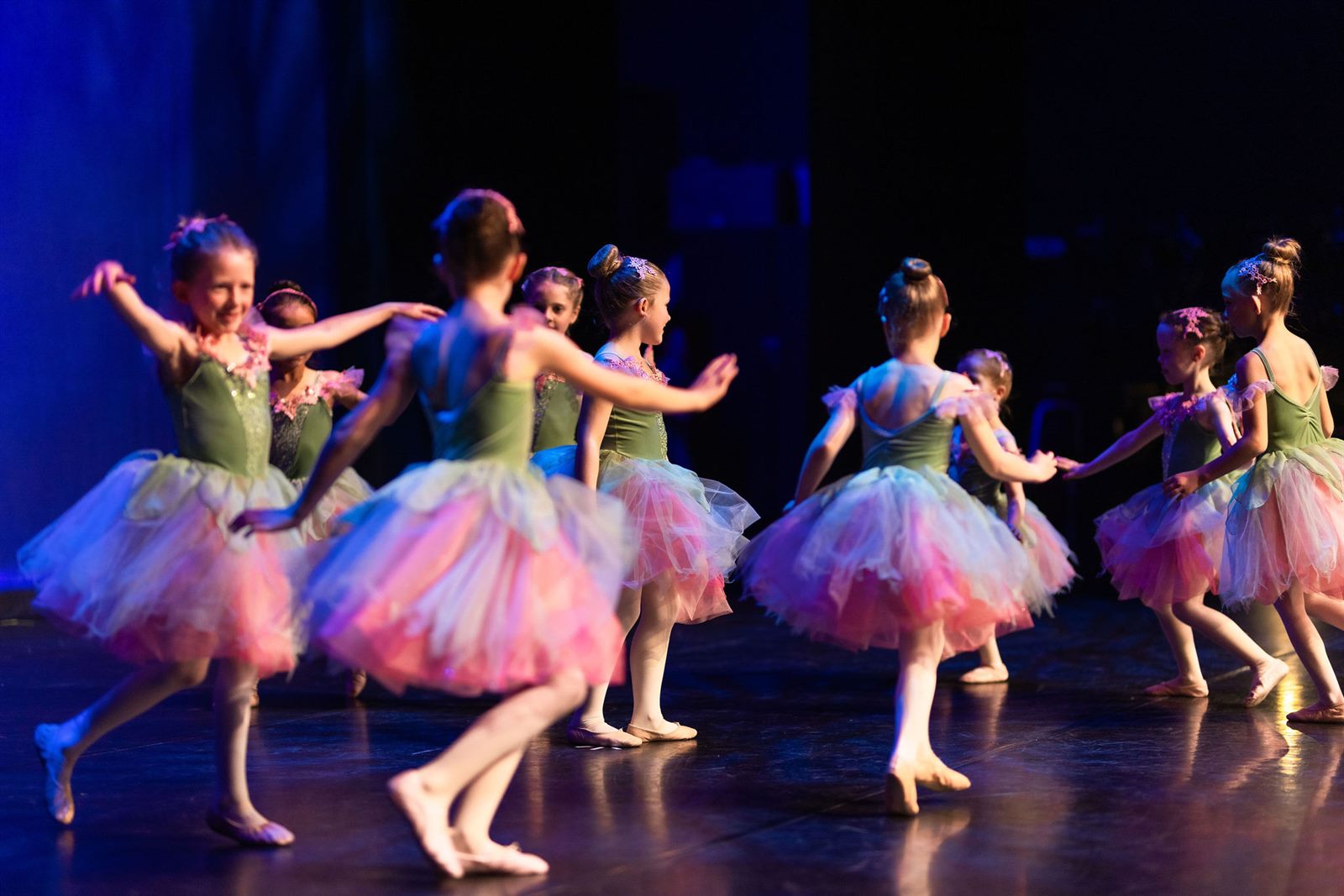 Warmland Dance students in class